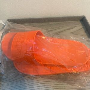 Smalls Sliders Grand Opening RARE Slides - Size 10 Men’s